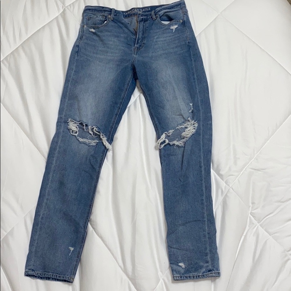 blue mom jeans
